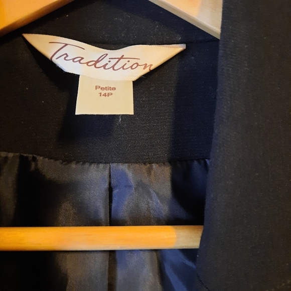 Tradition Black Blazer with Pockets - Picture 5 of 7